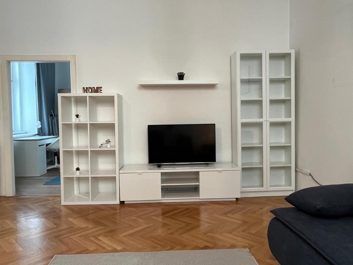 Stylish Apt Near Urania 1Br Apartment Vienna Exterior photo